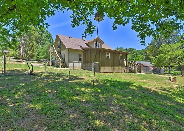 Spacious Nashville Retreat About 6 Miles To Broadway!