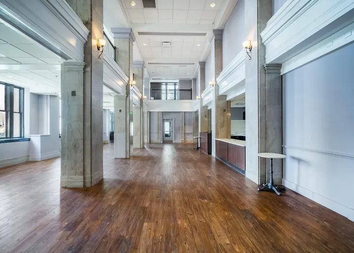 Hotel with Tennis: Hotel Indigo Nashville - The Countrypolitan